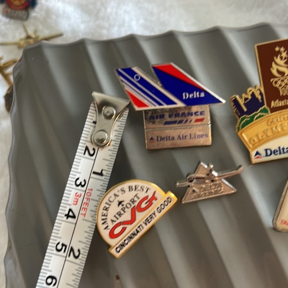 Vintage, delta airlines, collectible pins - Picture 10 of 11